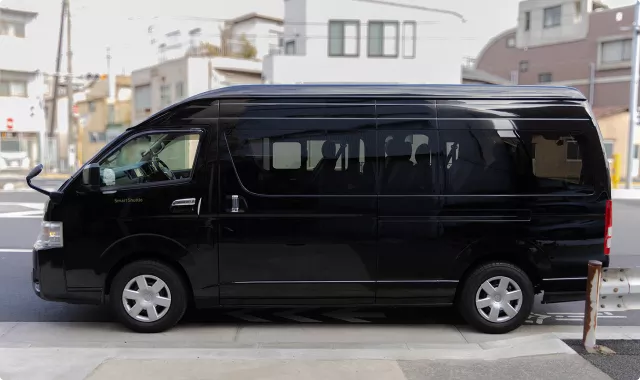 ワゴンやセダンに乗車して、快適な移動を。