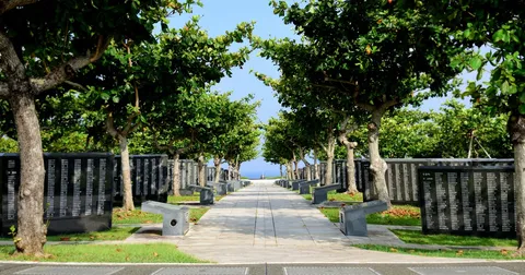 沖縄南部 戦跡めぐり貸切タクシー半日ツアー（3時間）｜旧海軍司令部壕・平和祈念公園・ひめゆりの塔