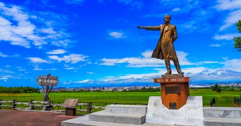 New Chitose Airport to Sapporo Private Transfer with Sightseeing (6 Hours)｜Shiroi Koibito Park・Odori Park・TV Tower・Clock Tower